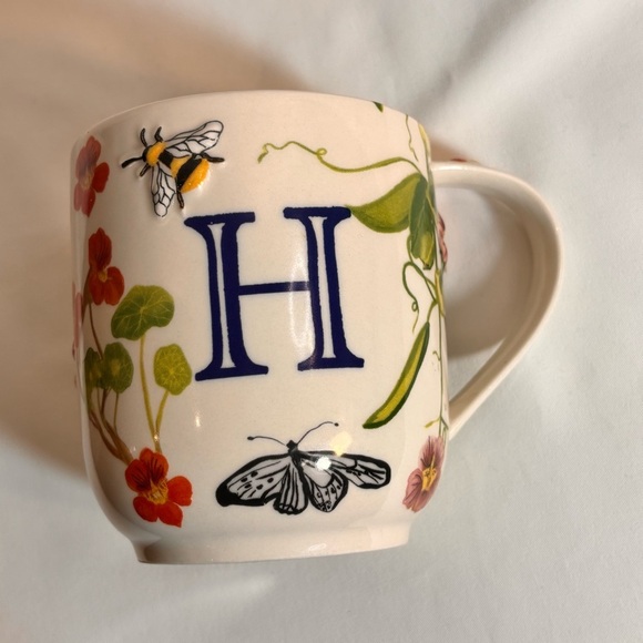 ANTHROPOLOGIE Letter H Embossed Sweetpea Flowers and Bee Ceramic Mug - Picture 7 of 9